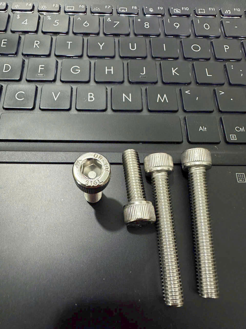 Lắp đặt Hex Head Bolt ASTM A193 thực tế