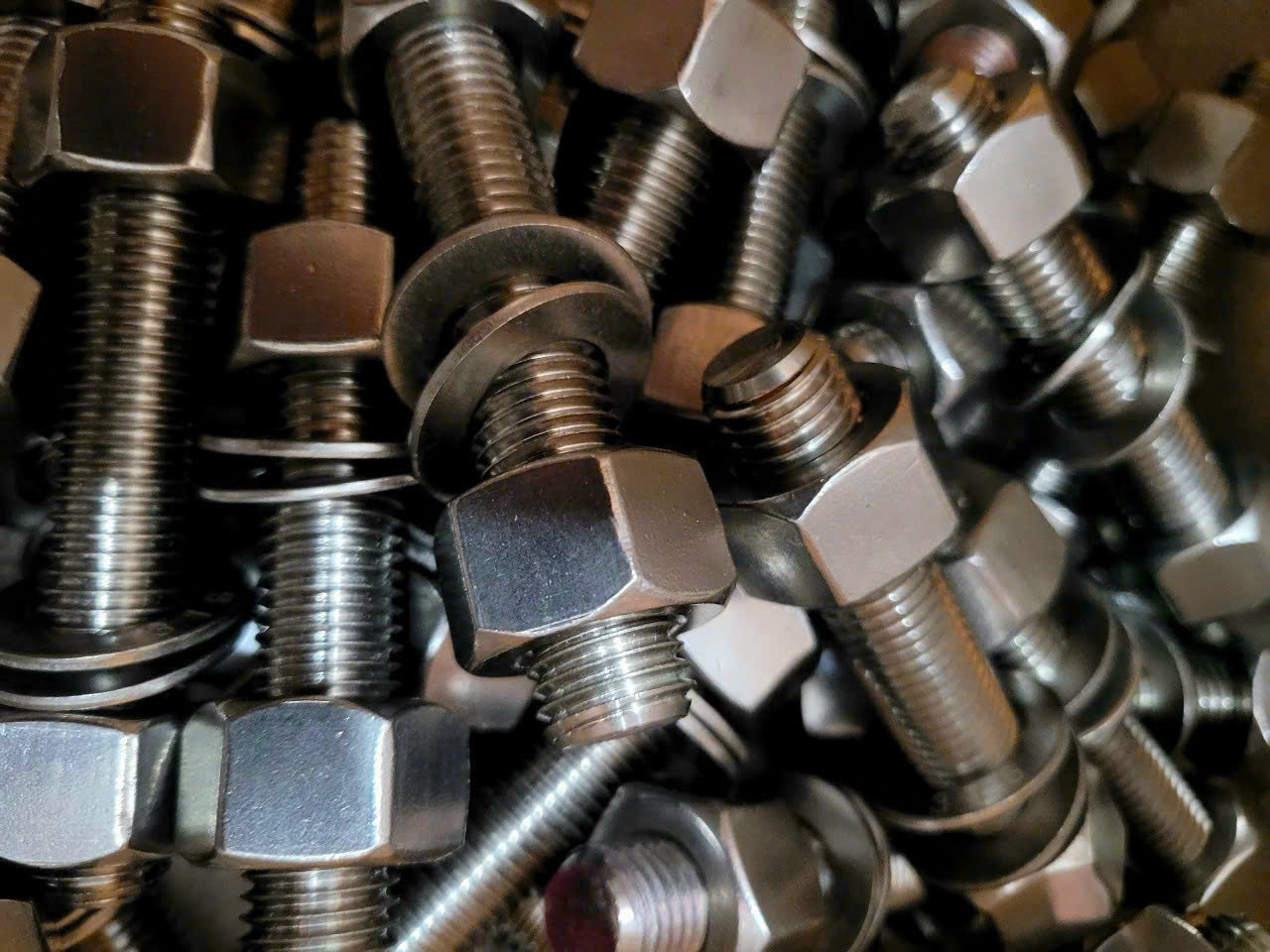 Hệ thống kết nối mặt bích lắp ghép bằng stud Bolt ASTM A193 B8 chịu lực